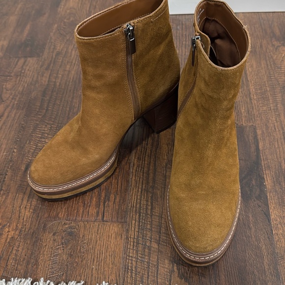 Steven Madden Shanita ankle boots, size 8. - Picture 3 of 10